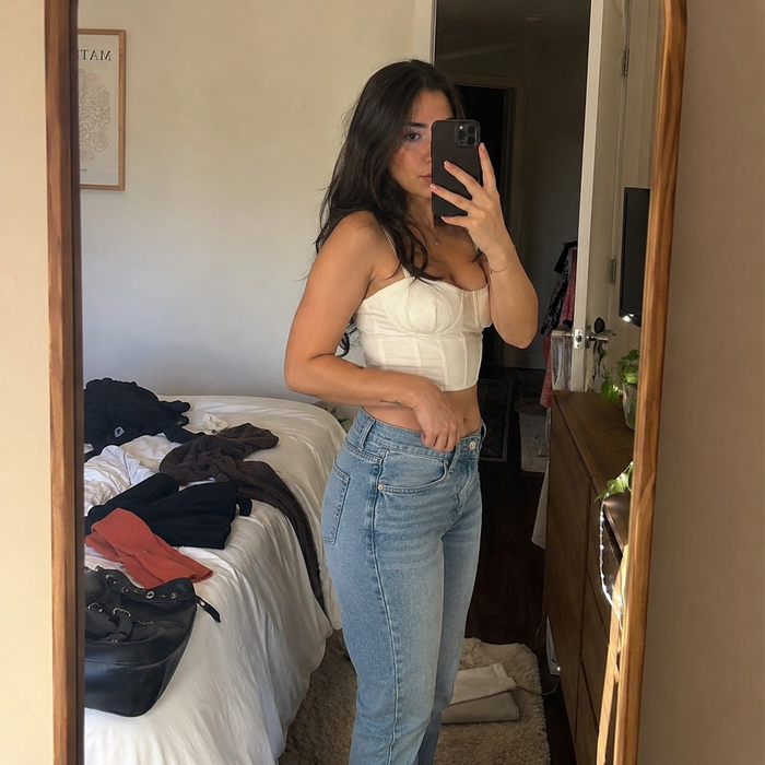Mi panza literal llevaba años escogiendo mis outfits por mí, porque podía comer algo súper normal y al rato ya estaba inflamadísima, incómoda y queriendo taparme con lo que fuera. Con säna sentí un alivio cañón, porque ahora puedo salir, comer y vestirme sin estar pensando “a ver cómo se me va a poner la panza en dos horas”.